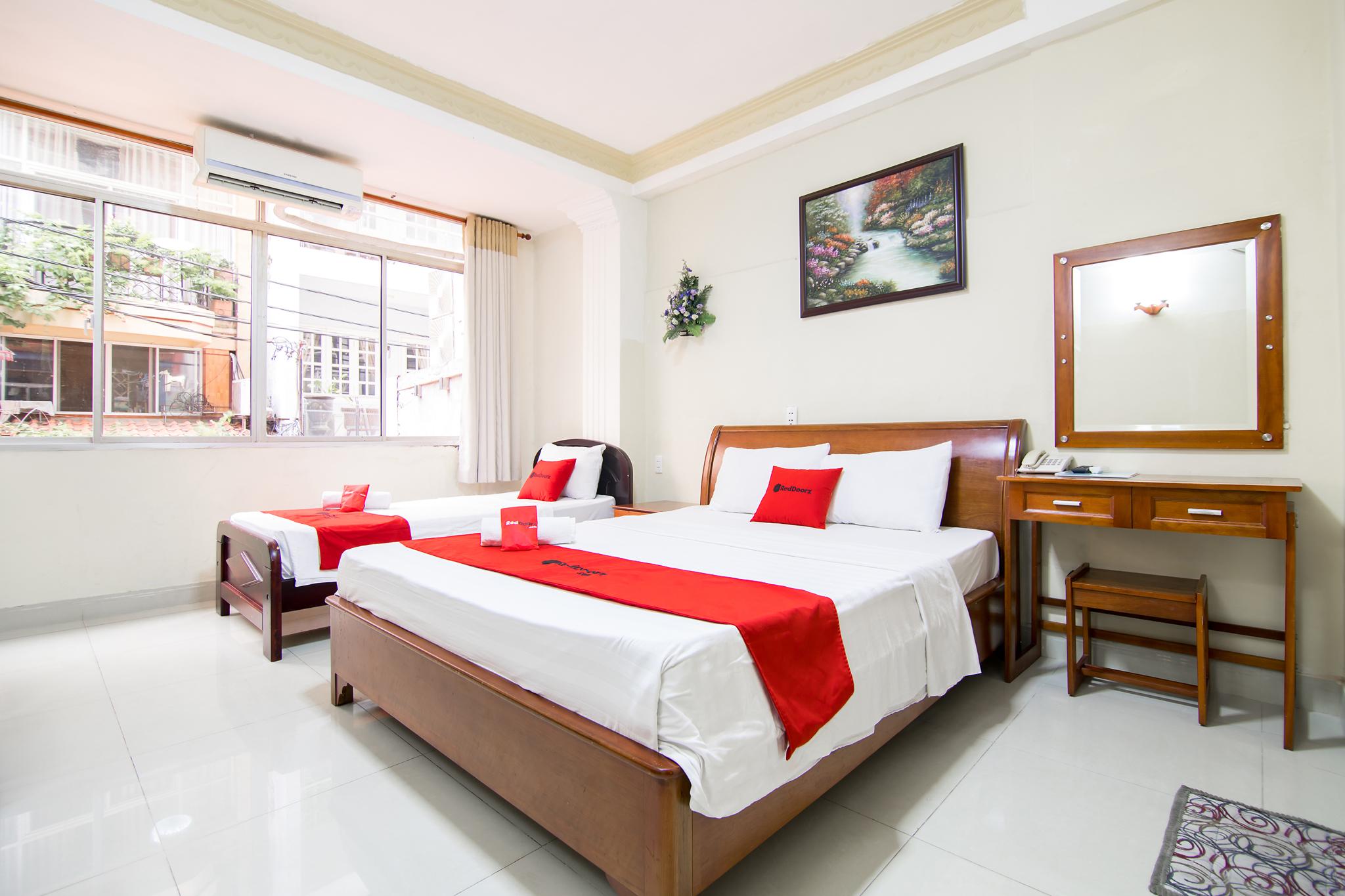 Reddoorz Plus @ Pham Ngu Lao 2 Hotel Ho Chi Minh City Exterior photo